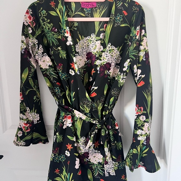 Floral Satin Long Sleeve Romper Size 10 - Picture 6 of 11